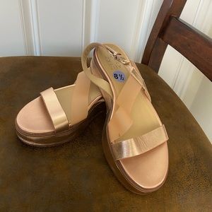 Naturalized Rose Good Sandals Size 8.5